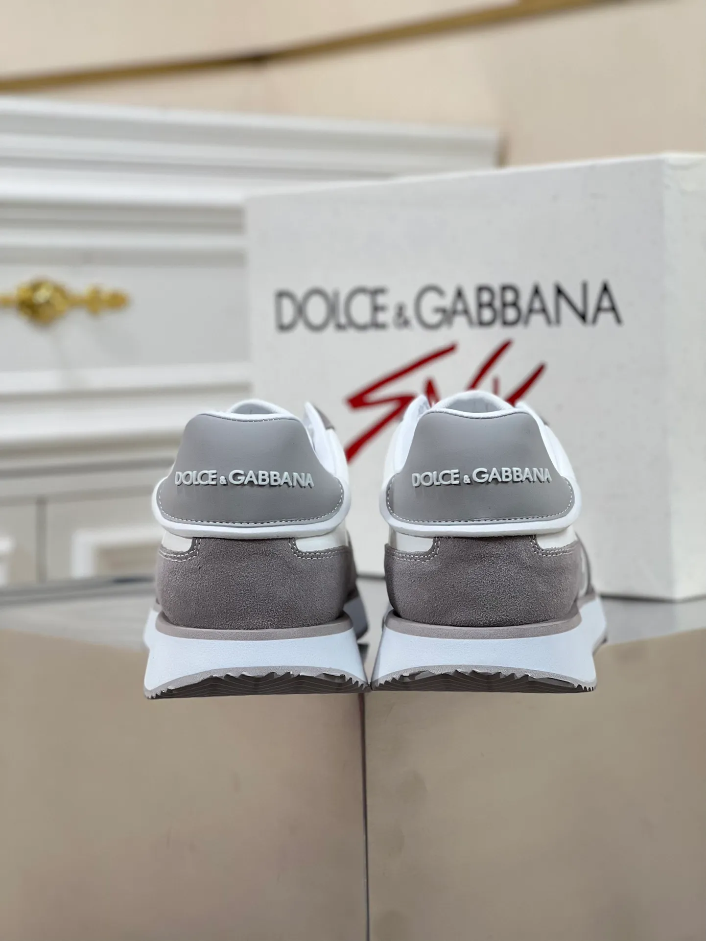 Men's Men's Shoes💰440【New Style】🐝🐝DG••New••Dolce&G*_dgDolce&G*_dgDolce & G*_dg 2024 Early Spring New Men's Lace-up Leather Casual Sports Shoes Made of imported suede cowhide spliced ​​with waterproof fabric, mixed and matched color design, a fashionable and energetic sports shoe that easily meets the needs of modern dressing and highlights the contemporary lifestyle style. The foot is fully lined with cowhide for greater comfort. The tongue and heel are decorated with logos. It is equipped with a rubber outsole. The heel and toe are wrapped to further protect our feet. It is a model worth buying! Size: 39-44 (customized at 38.45)